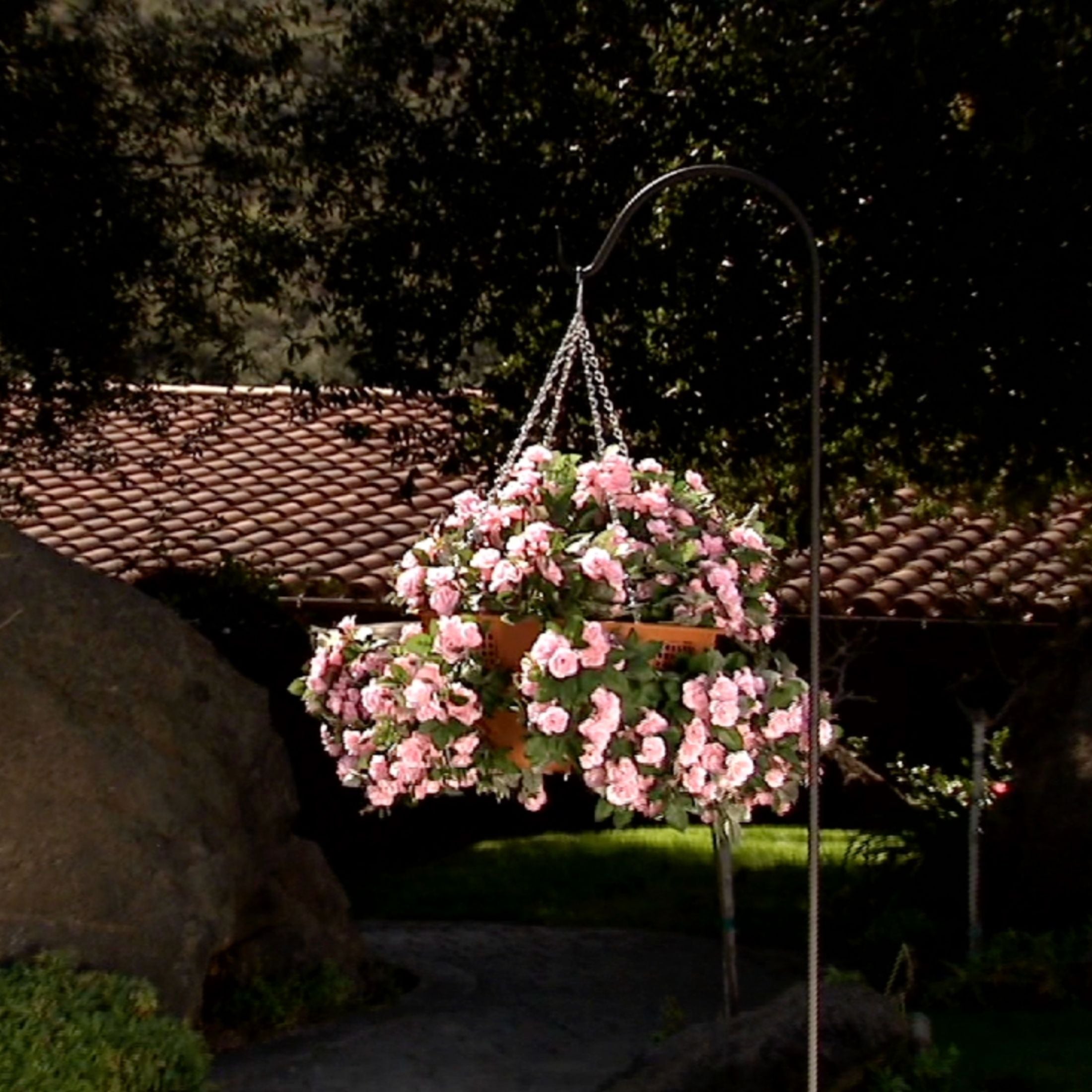 viri hanging planter 360° Hanging Planter – Bernini Fountains